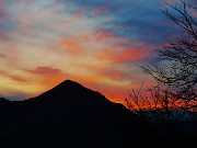 06 Colori del tramonto infuocato al Monte Gioco